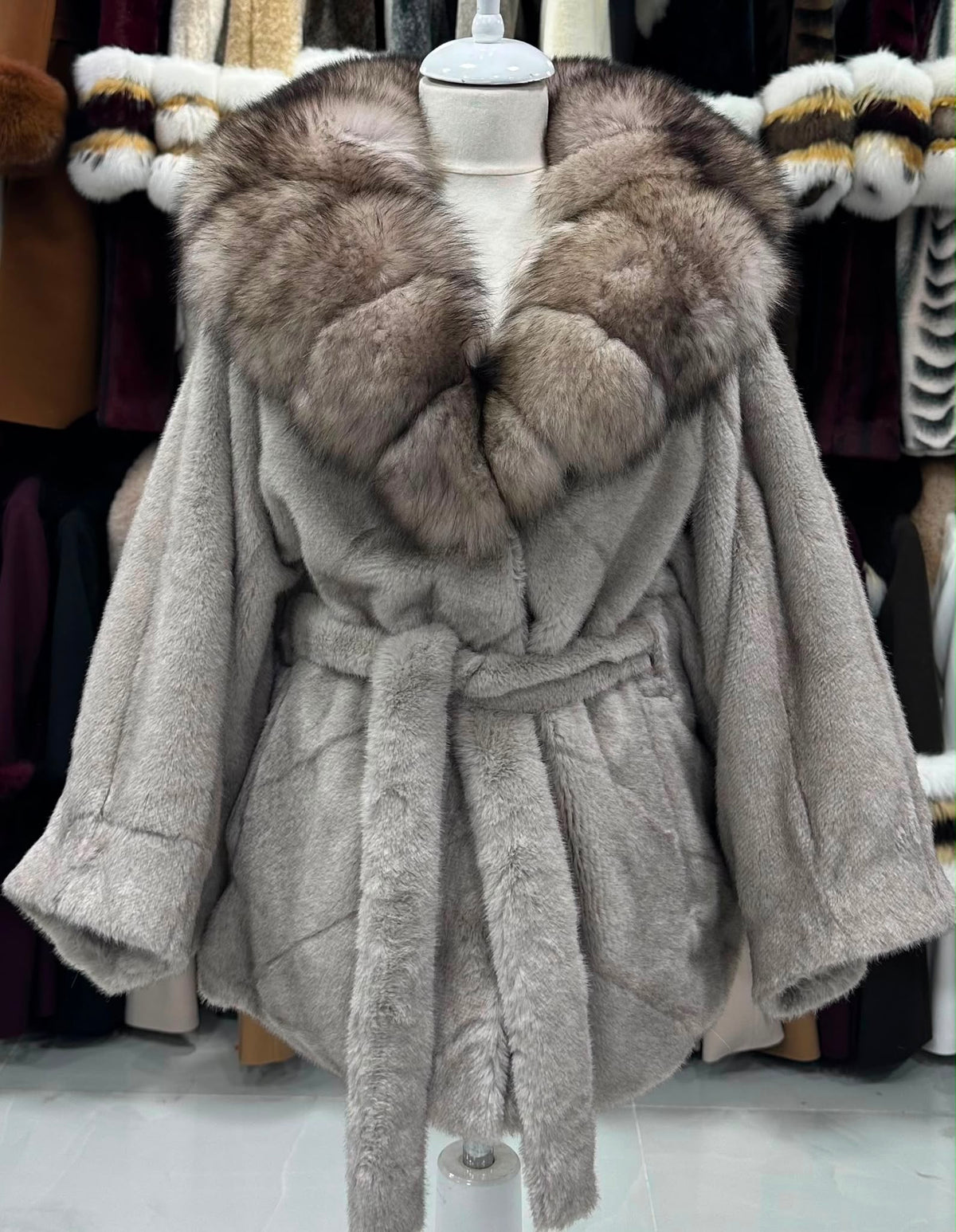 Kimono krzneni kaput s kragnom – Siva – original