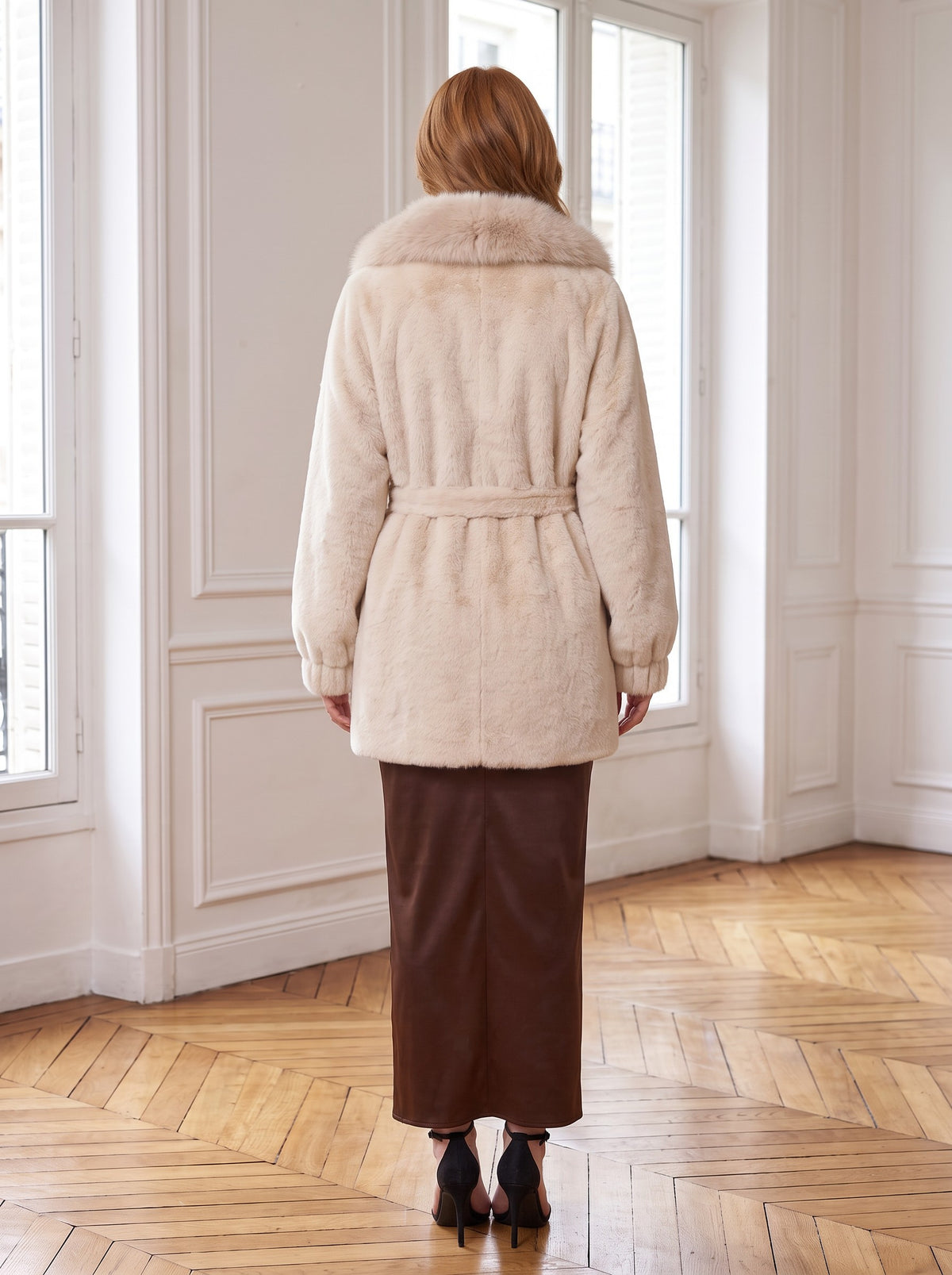 Teddy kaput s krznom sprijeda – Bež – pozadi