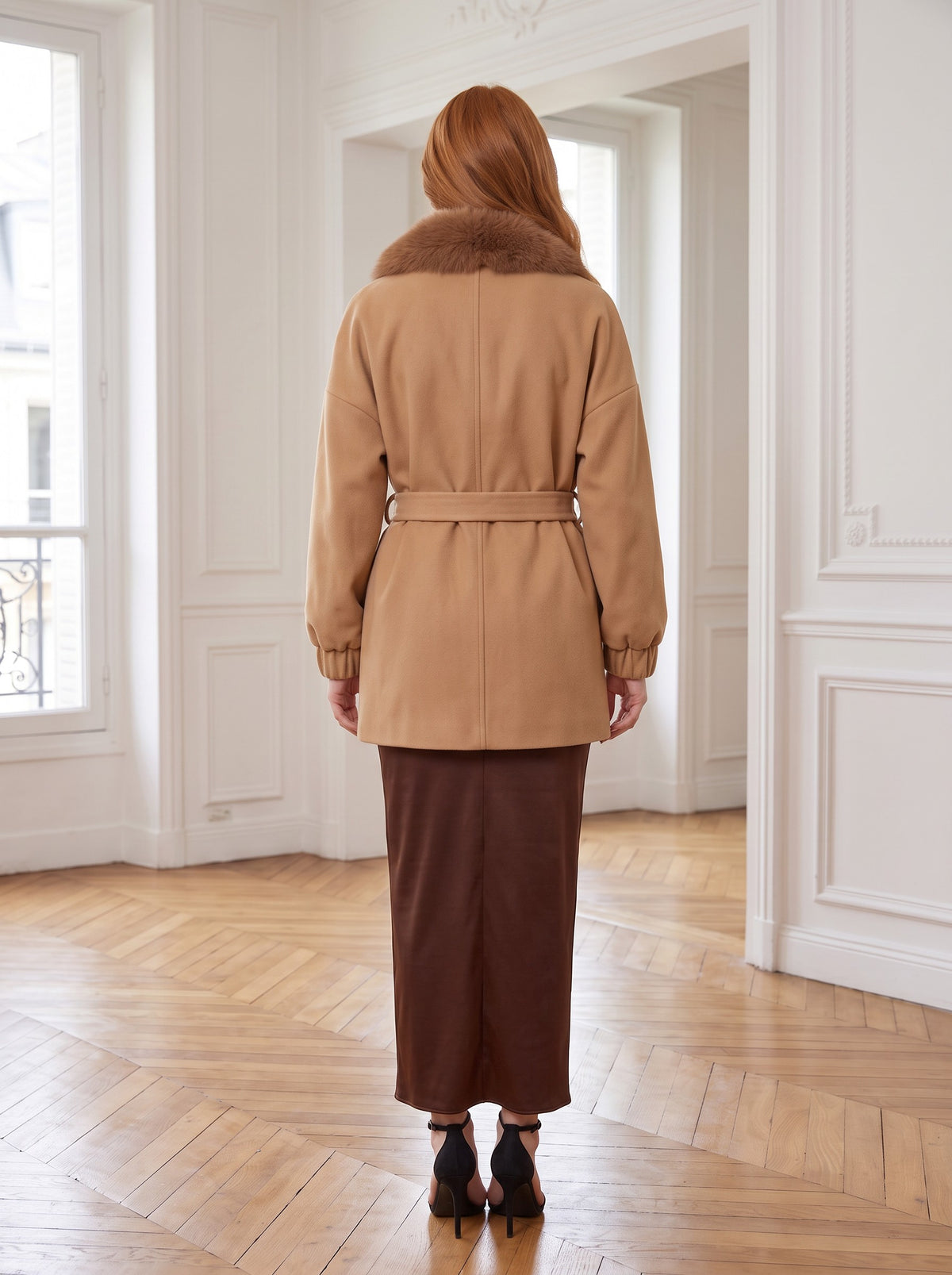 Vuneni kimono kaput s krznom – Karamel – pozadi