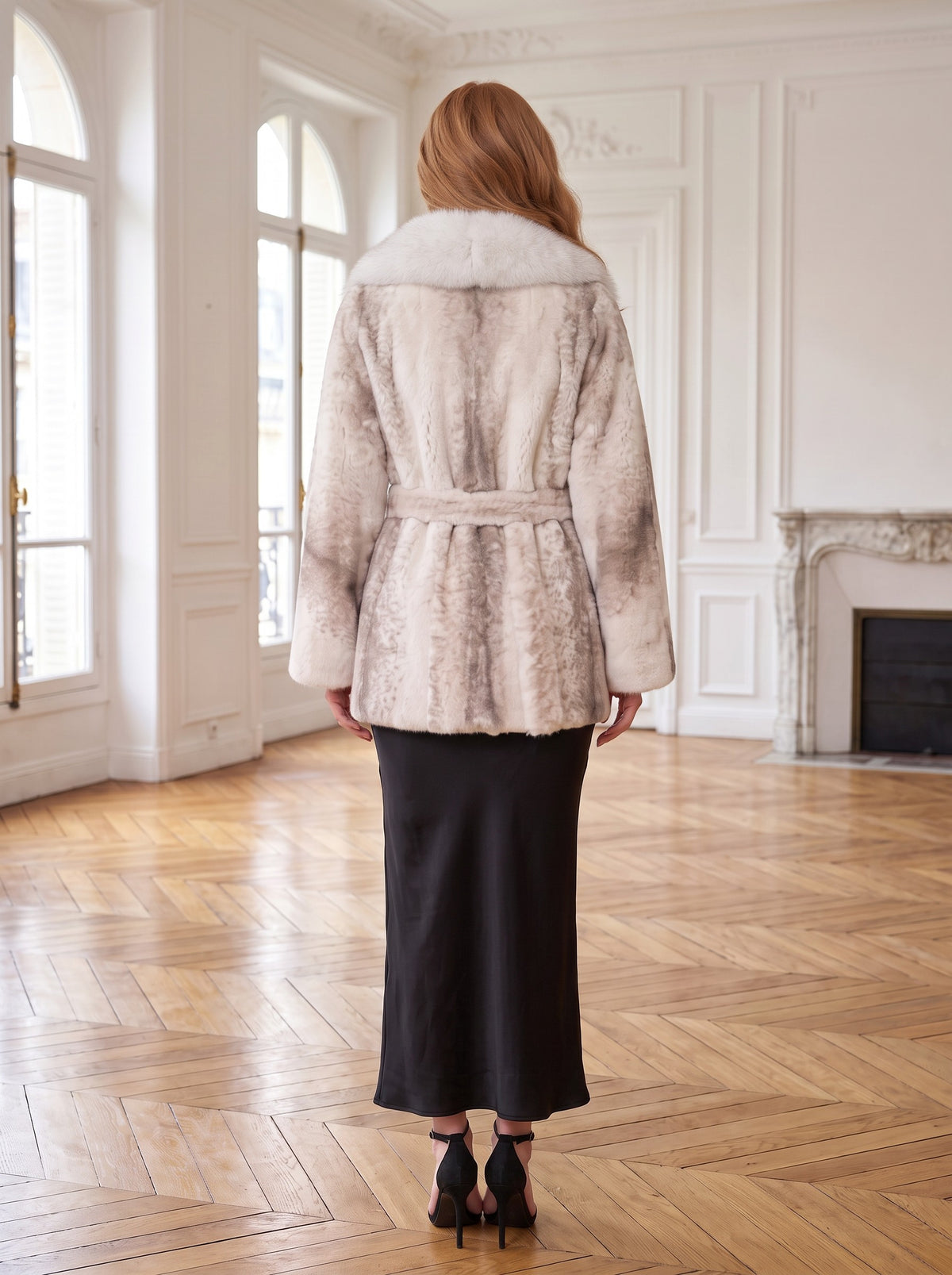 Kimono krzneni kaput s kragnom – Sivo-bijela – pozadi