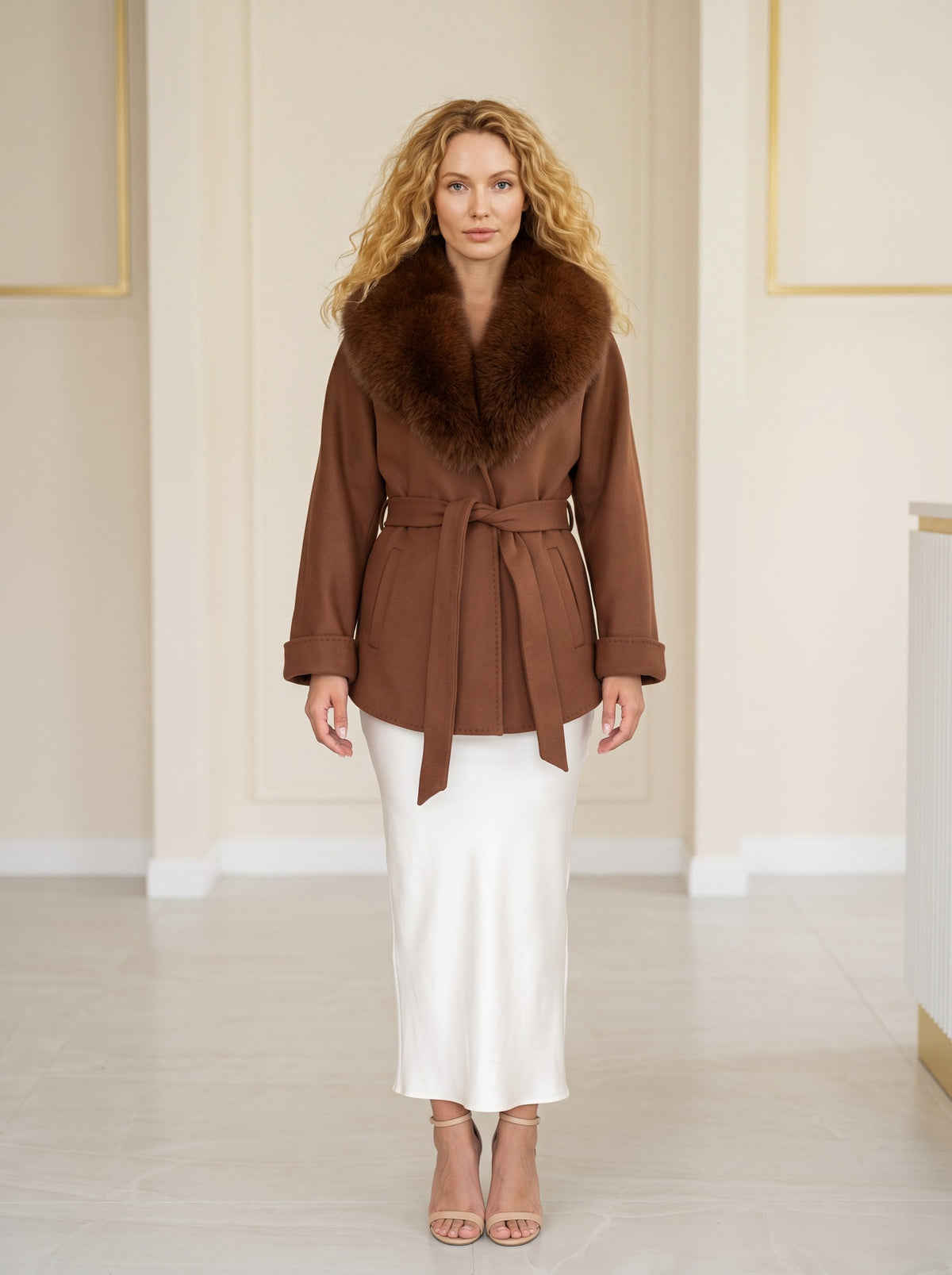 Kratki vuneni kimono kaput – Cigla – sprijeda
