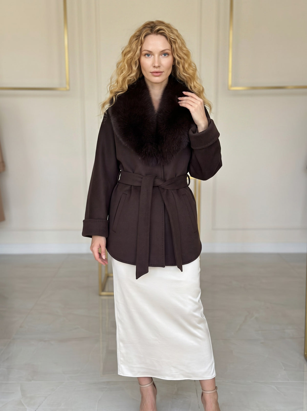 Kratki vuneni kimono kaput – Tamnosmeđa – detalj