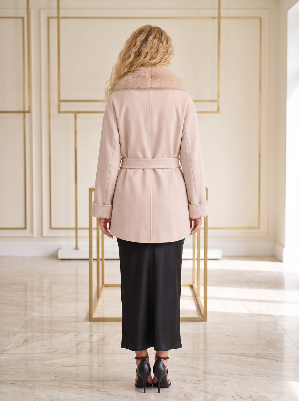Kratki vuneni kimono kaput – Roza – pozadi