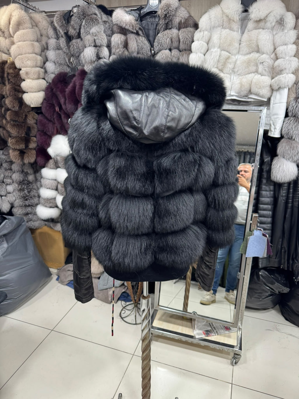 Krznena bomber jakna s kapuljačom – Crna – original