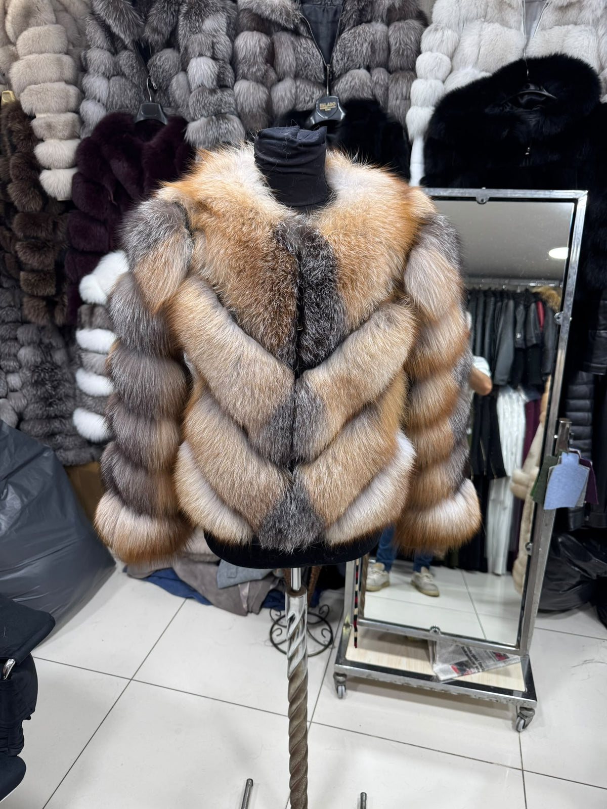 Krznena bomber jakna s V uzorkom – Crvena lisica – original