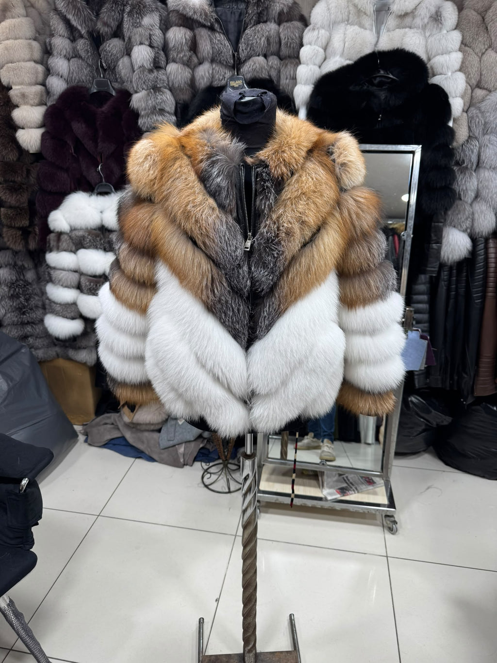 Krznena bomber jakna s V uzorkom – Crveno-bijela – original