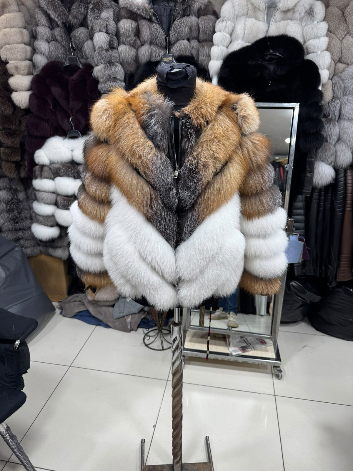 Krznena bomber jakna s V uzorkom – Crveno-bijela – original