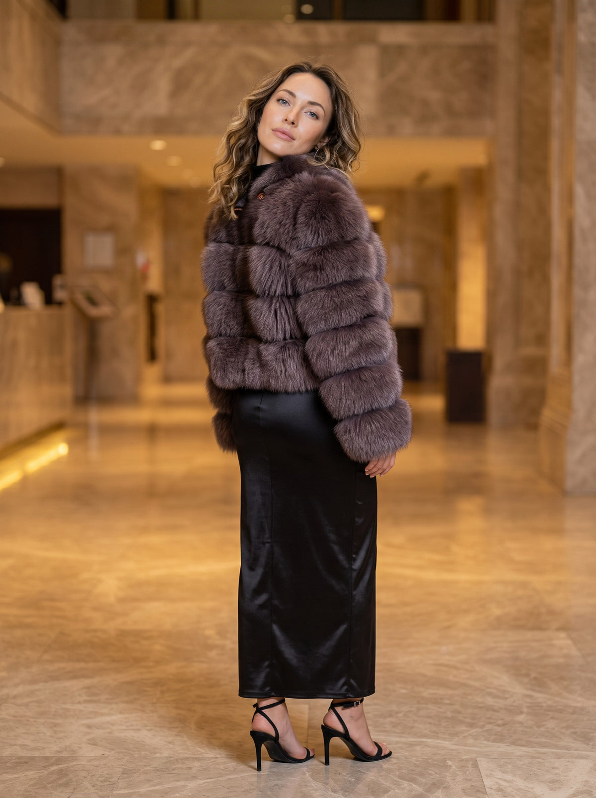 Krznena bomber jakna – Mauve – sa strane